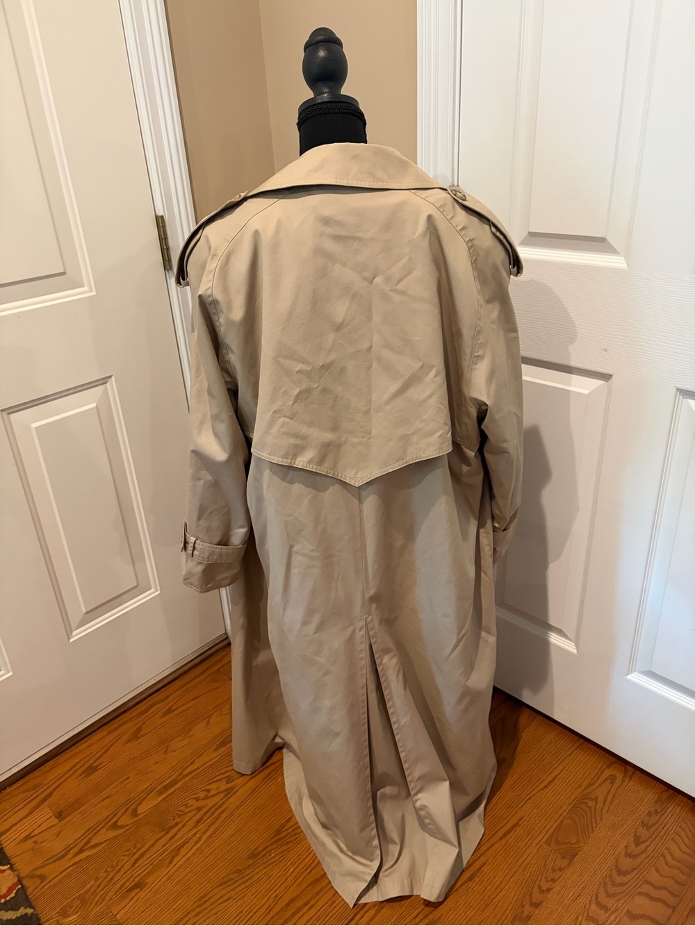 London Fog Classic Beige Trench Coat - Double-Breasted - Picture 3 of 6